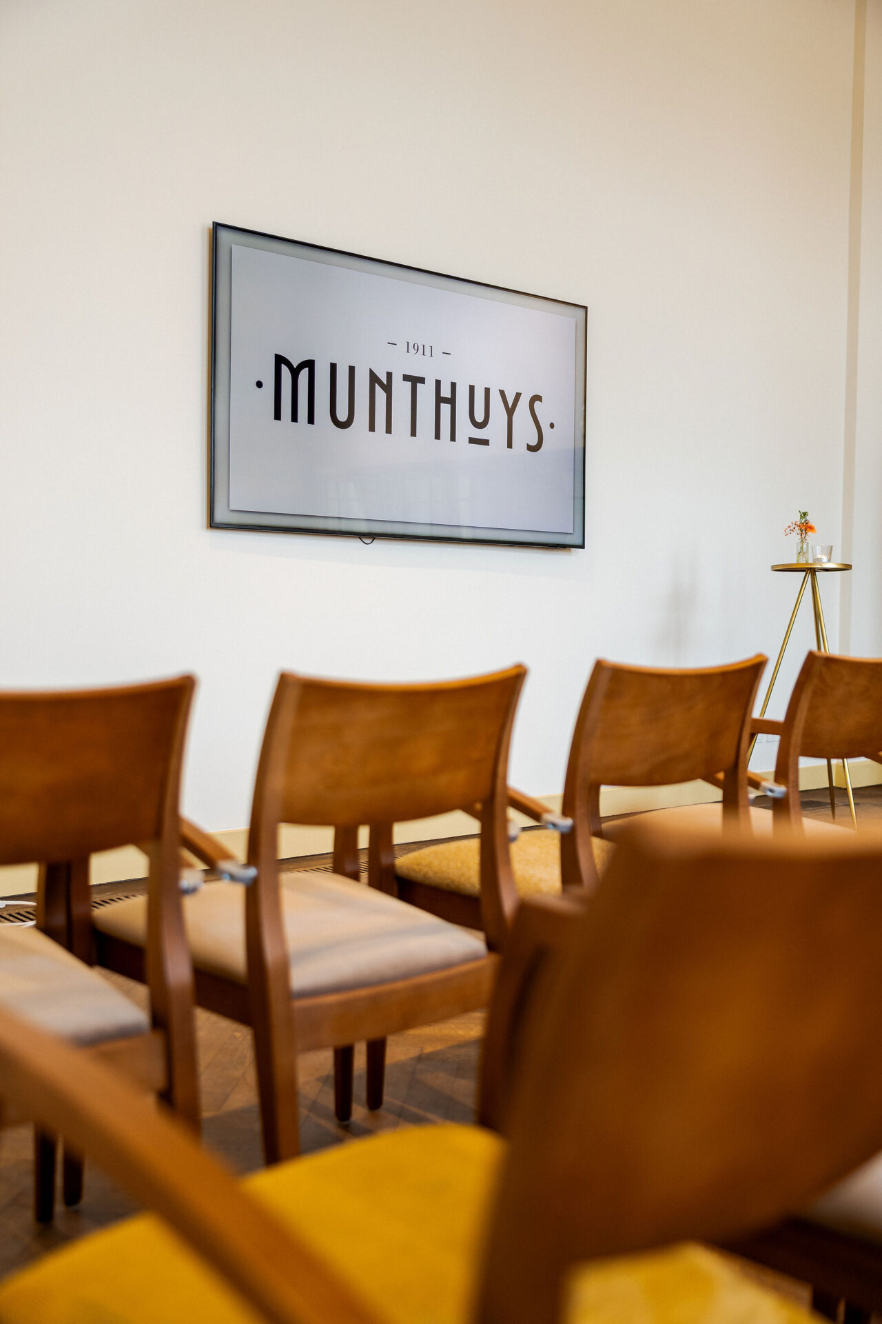 Munthuys Utrecht by Joni Israeli